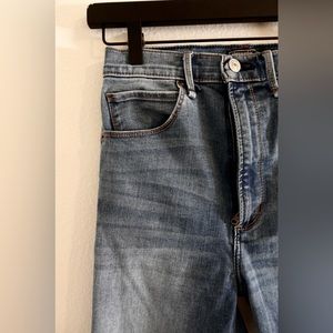 Abercrombie & Fitch Ultra High Rise Super Skinny Jeans